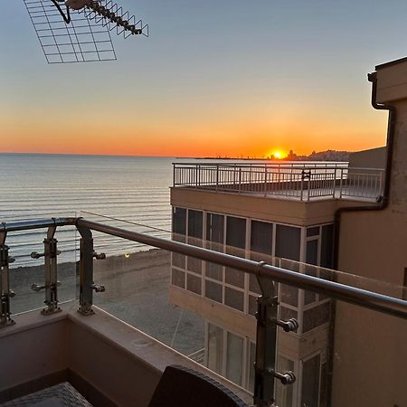 Dyrrah Seaside Apartments Дуррес Екстер'єр фото